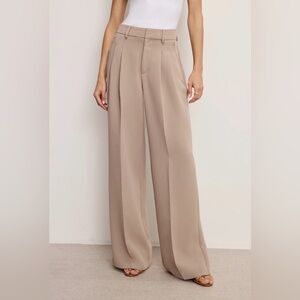 NEW WITH TAGS — Good American Luxe Suiting Wide-Leg Trouser
Size 10/30 • Taupe